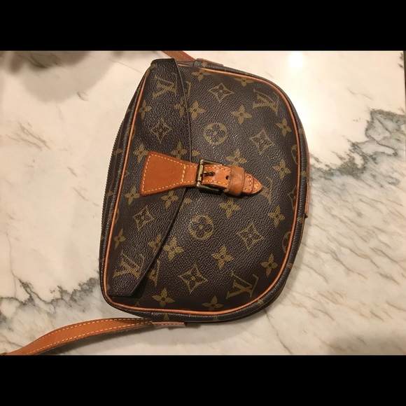 Louis Vuitton Handbags - MORE PICS Louis Vuitton Crossbody